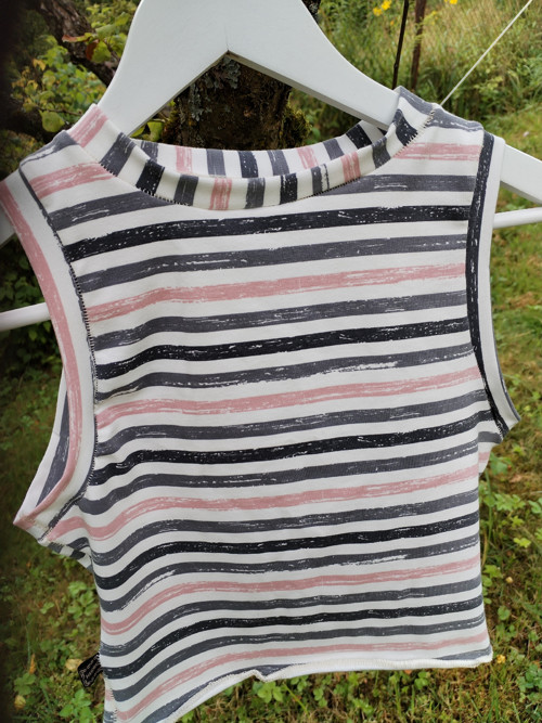 Proužkovaný Crop top — foto 2