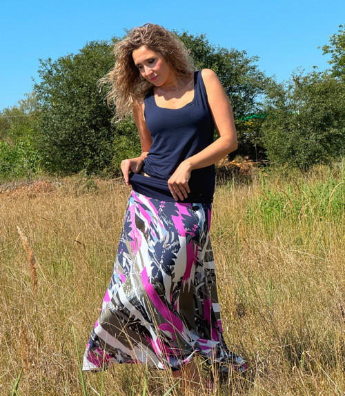 Polokolová sukně-abstraktní — foto 3