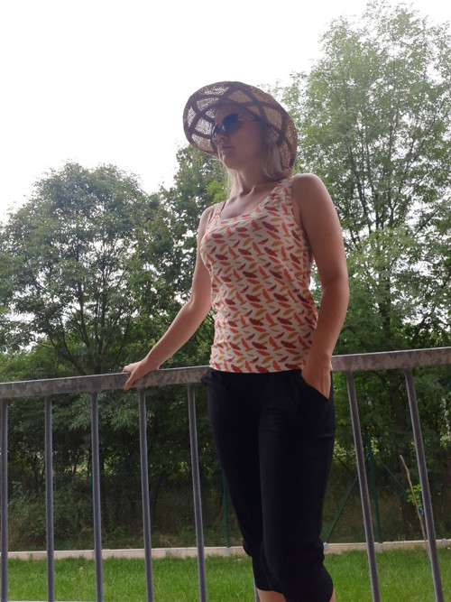 Vínové tílko s kotvami - vel. 38 — foto 4