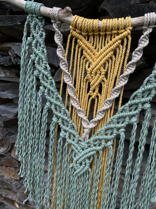 Macramé závěsná dekorace - jarní — foto 4