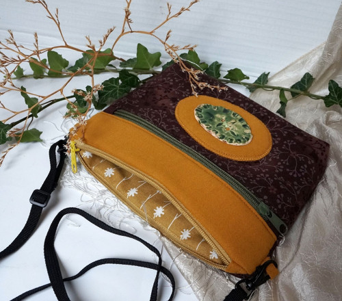 Crossbody s keramickým knoflíkem — foto 5