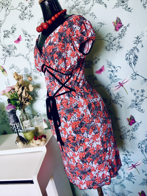 Šaty rafinované vintage look — foto 3