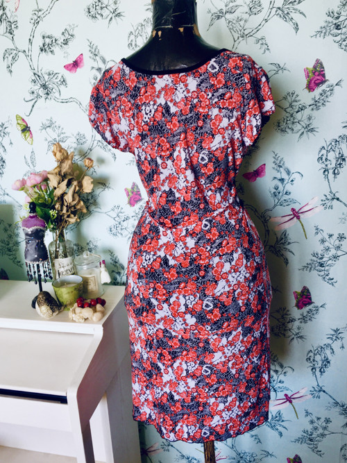 Šaty rafinované vintage look — foto 4