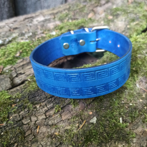 Kožený obojek 40 mm modrý meandr — foto 3