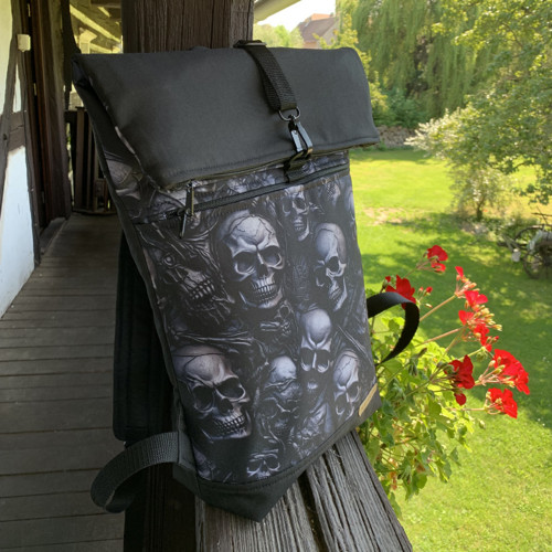 Lebky + přední kapsa na zip — foto 4