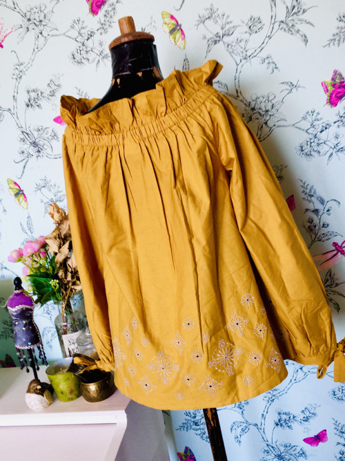 Tunika boho v barvě kurkumy — foto 4