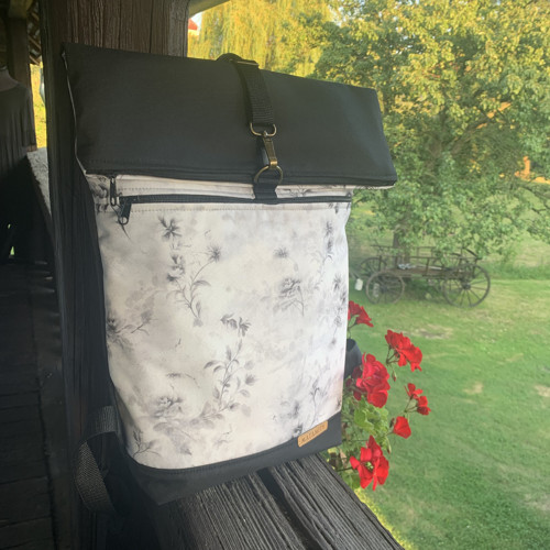 Černo-béžová elegance + přední kapsa na zip — foto 4