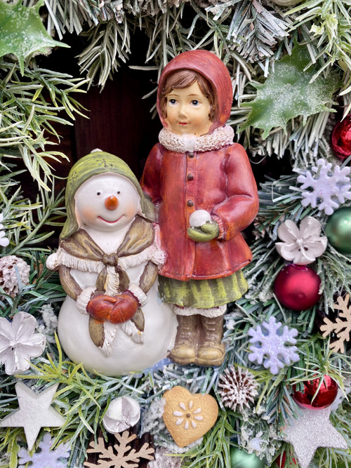 Vánoční věnec s retro figurkou — foto 2