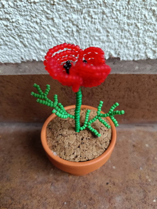 Vlčí mák z korálků — foto 3