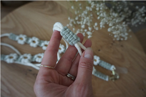 Macramé popruh na telefon Vavřínový — foto 6