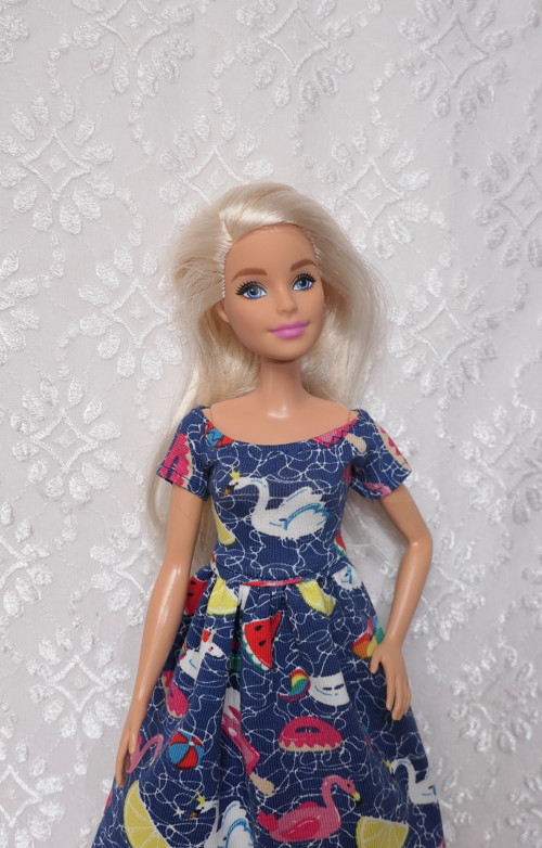 Úpletové šaty pro Barbie — foto 2