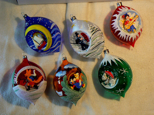 Vánoční ozdoby-kaple s vlepem figurek — foto 2