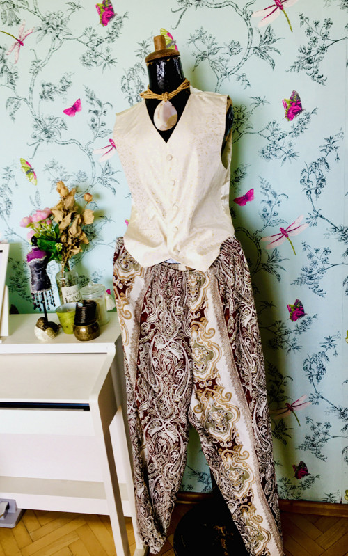 Vestička boho brokátová — foto 2