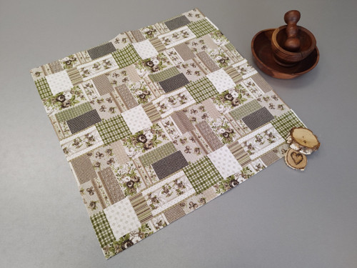 Ubrus 65*65cm HNĚDÝ PATCHWORK — foto 2