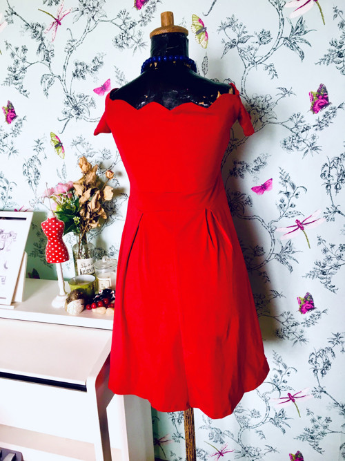 Šaty retro red — foto 4