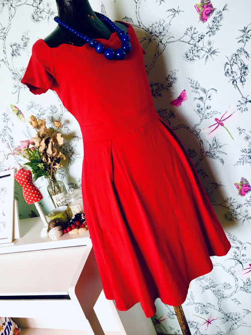 Šaty retro red — foto 3