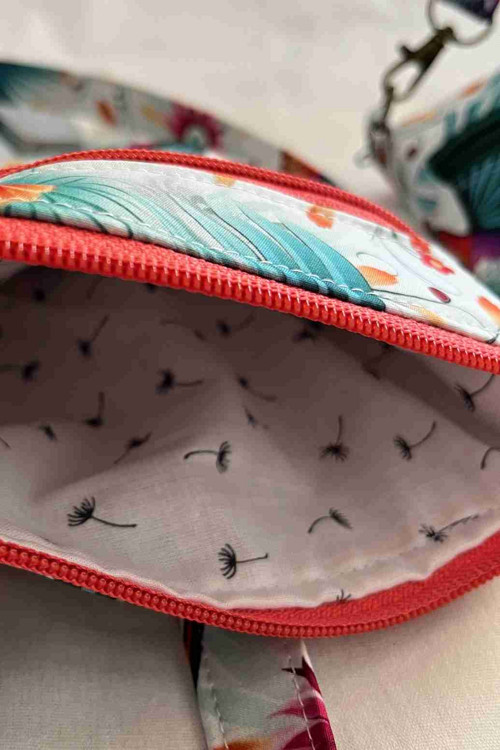 Malá kabelka crossbody "Maličká" barevní ptáčci — foto 4