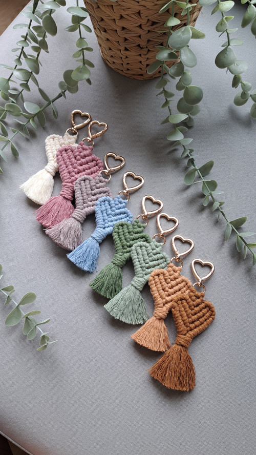Macrame přívěsek SRDCE - fialková — foto 4