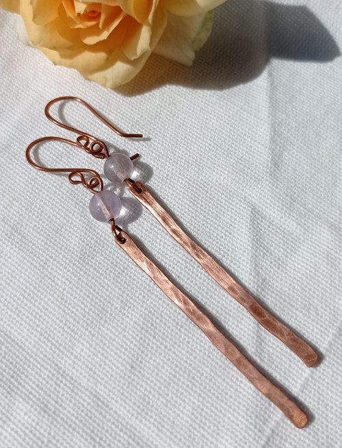 Tepané měděné náušnice s fluoritem — foto 2