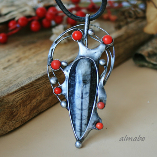 Ochranný talisman (orthoceras) — foto 3
