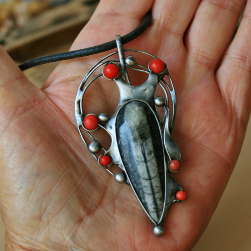 Ochranný talisman (orthoceras) — foto 5