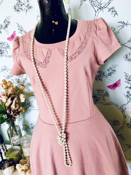 Šaty Nostalgie v powder pink — foto 2