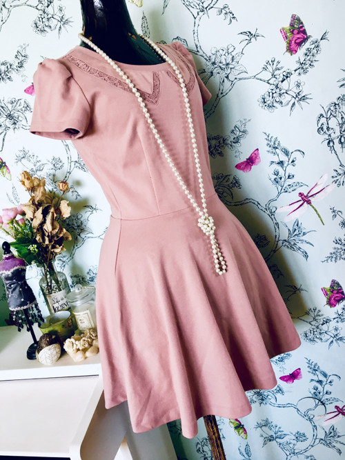Šaty Nostalgie v powder pink — foto 3