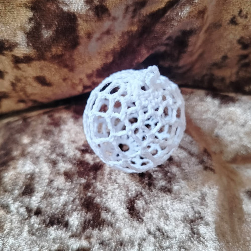 Háčkovaná vánoční koulička 3D — foto 6