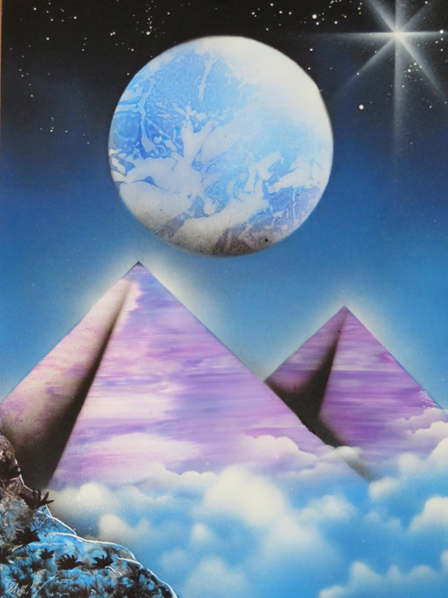 Fialové pyramidy — foto 2