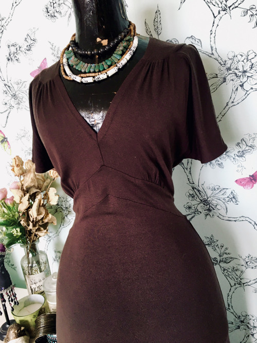 Šaty elegance v čokoládové — foto 3