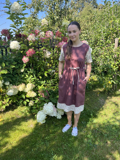 Lněné šaty DARK PURPLE a růžičky — foto 5
