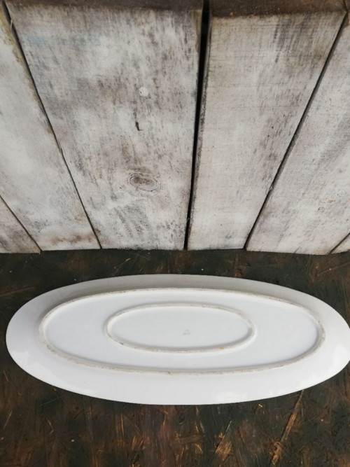 Dlouhý starožitný servírovací talíř. — foto 2