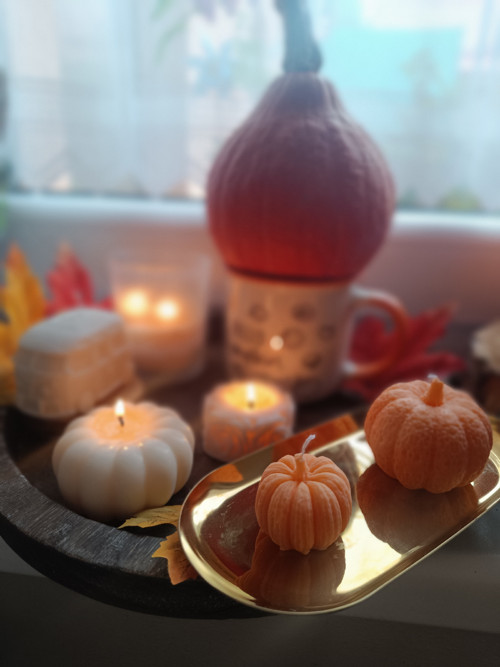 Malá oranžová dýně s vůní — foto 4
