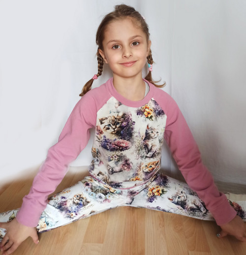 Mikina s kočičkami — foto 4