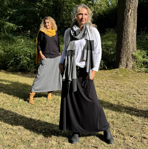 Dlouhá áčková sukně černá — foto 5