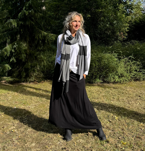 Dlouhá áčková sukně černá — foto 6