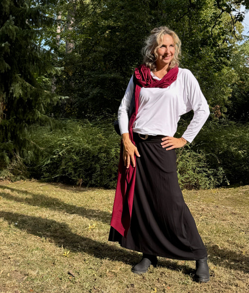 Dlouhá áčková sukně černá — foto 2