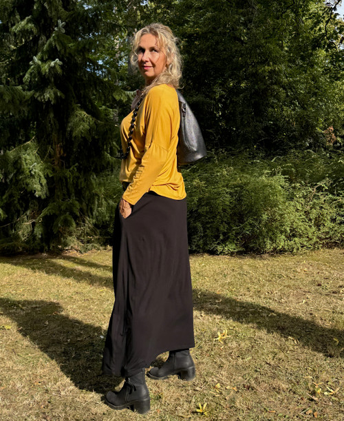 Dlouhá áčková sukně černá — foto 4