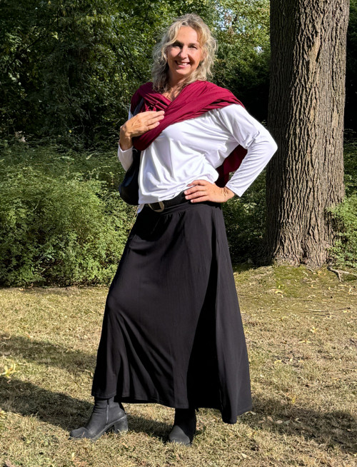 Dlouhá áčková sukně černá — foto 3