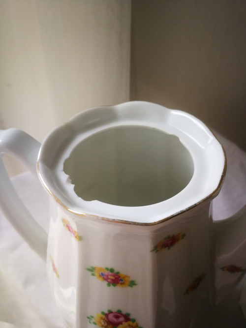 Velká porcelánová konvička — foto 5