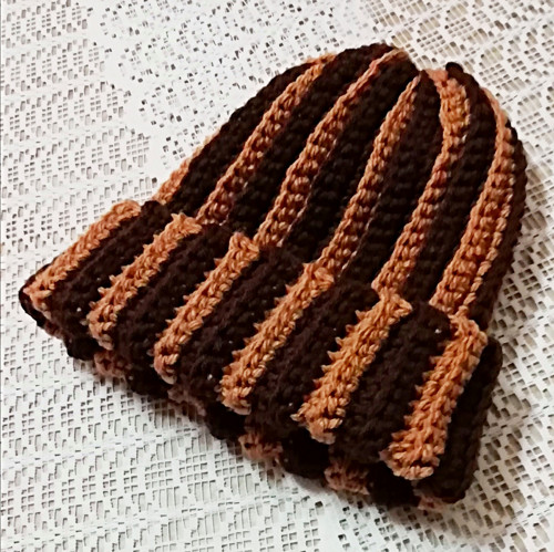 Čepice +nákrčník - háčkovaná sada nugátová — foto 2