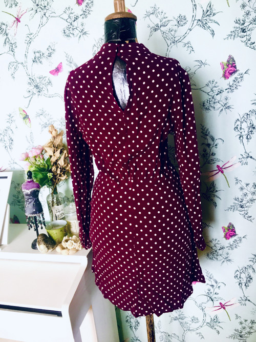 Šaty chic puntíkované vintage look — foto 4