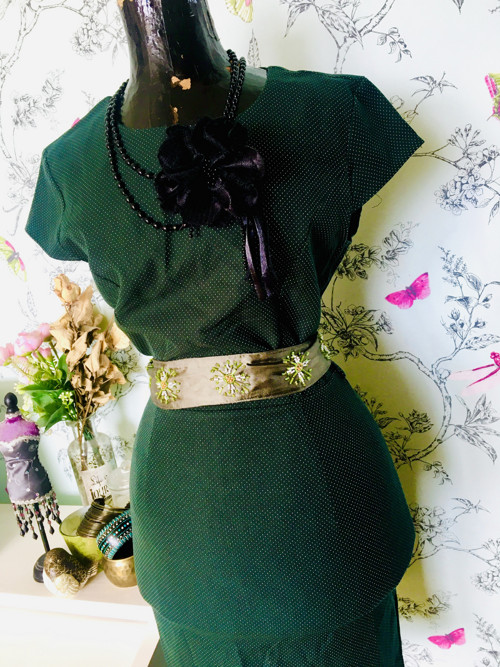 Šaty retro look v puntíku — foto 2