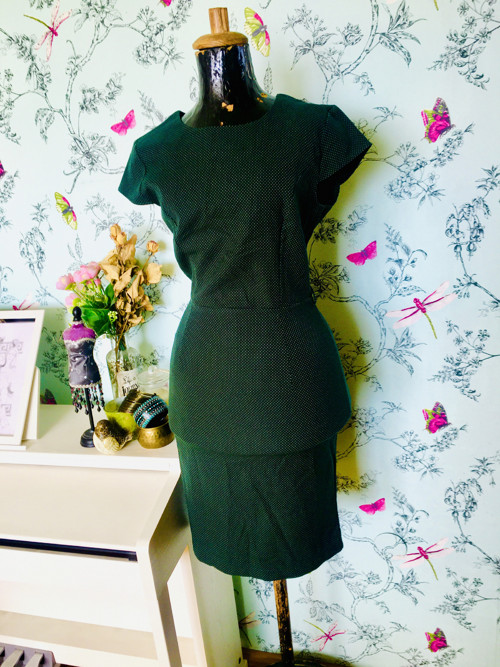 Šaty retro look v puntíku — foto 4
