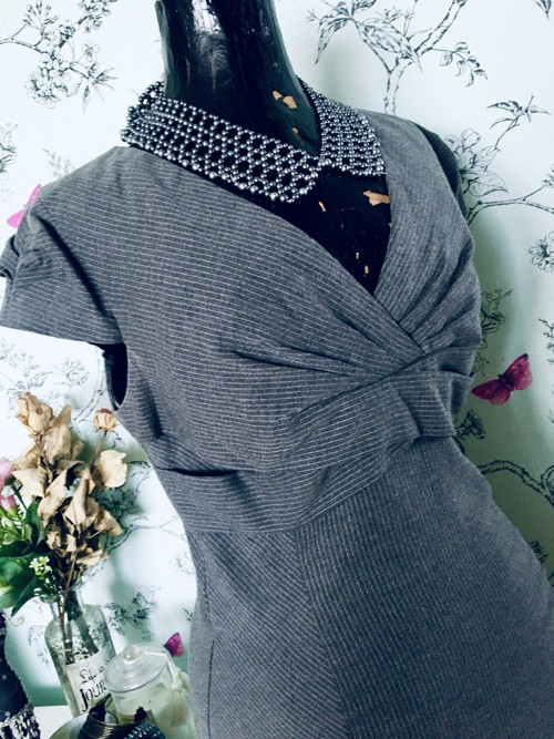 Šaty grey elegant pin-up look — foto 4