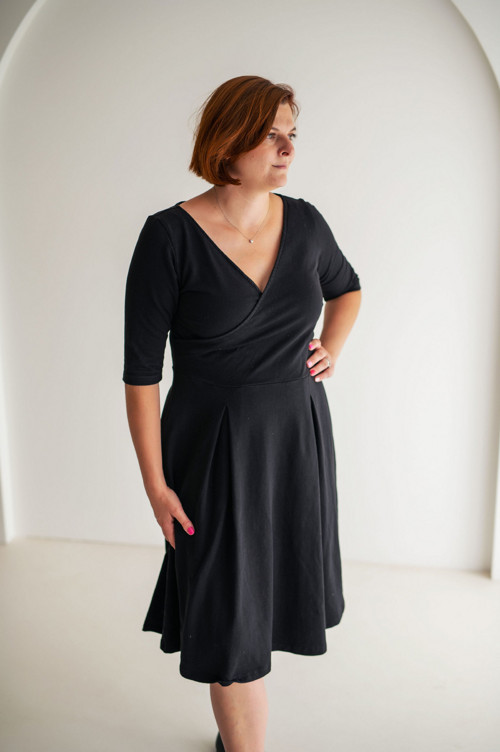 Černé šaty Adriana — foto 2