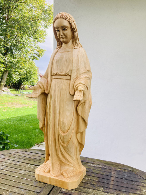 Dřevěná socha Madona — foto 2