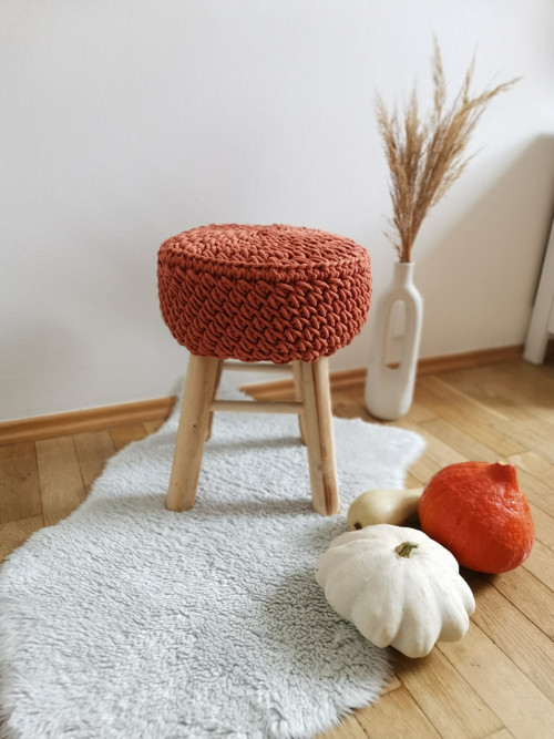 Dyzajnový háčkovaný taburet- pumpkin — foto 5