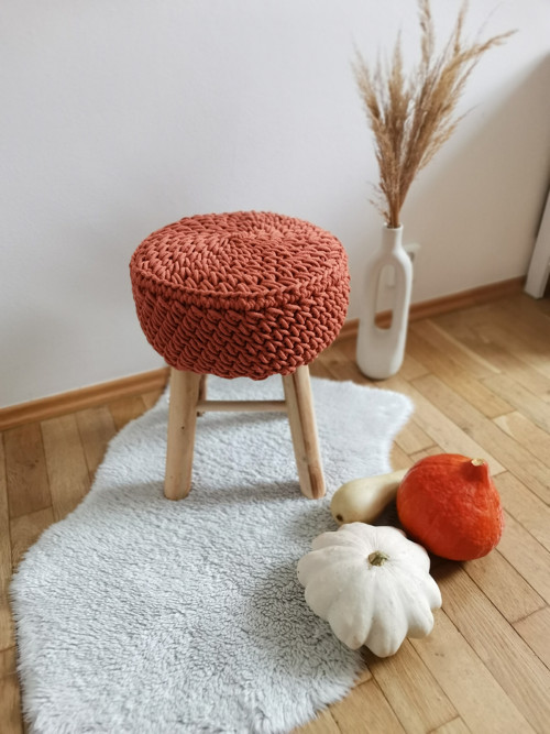 Dyzajnový háčkovaný taburet- pumpkin — foto 4