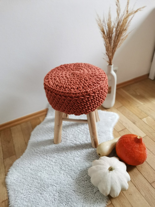 Dyzajnový háčkovaný taburet- pumpkin — foto 2